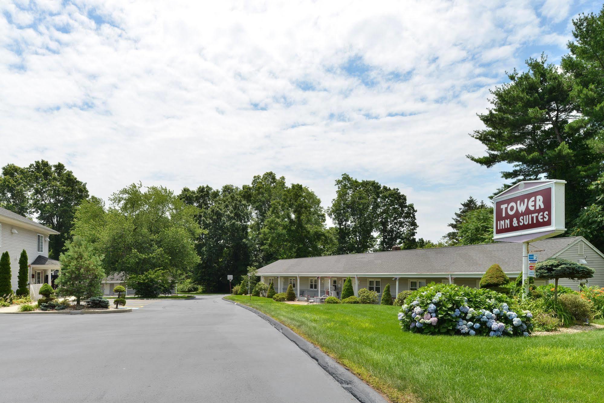 Tower Inn And Suites Of Guilford / Madison Exterior photo